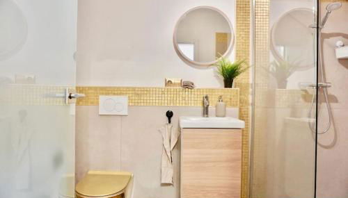 NEU modernes Apartment in Top Lage, free Parking max 1,65m Höhe und 1,8m Breite - Foto 5