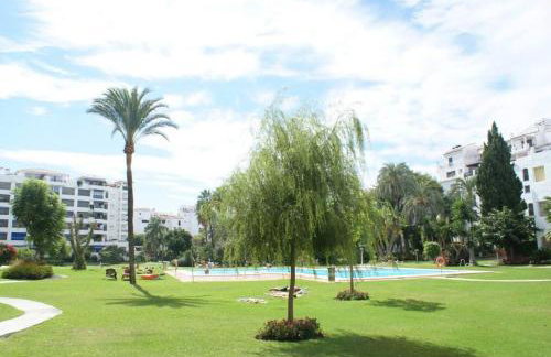 PUERTO BANUS, 2 ROOMS, POOL AND PRIVATE PARKING. - Foto 12