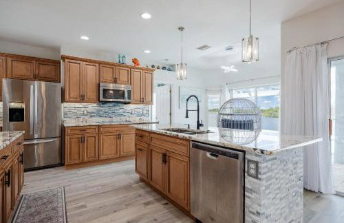 Heaven Found! Stunning River Views & Pool - Villa Island Sunset - Roelens Vacations - Foto 25