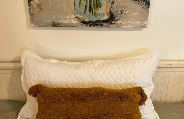 Unique Home Perfect for Large Gatherings. Pets welcome! - Photo 15