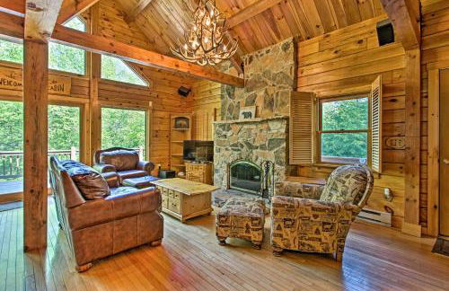 Fire Pit and Hot Tub Poconos Family Cabin! - Foto 3