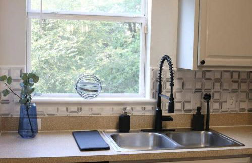 Renovated Modern Industrial Suite 2 BR Condo - Foto 14