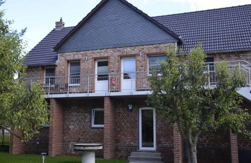 Pear - On the Fruit Tree - Foto 11