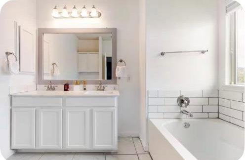 Modern 4BR Retreat, Fast WiFi, Parking, Less than 15 mins from Austin - Foto 7