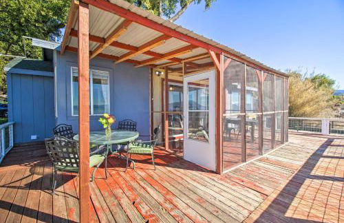 Lakefront Sanctuary with Mount Konocti Views - Foto 21