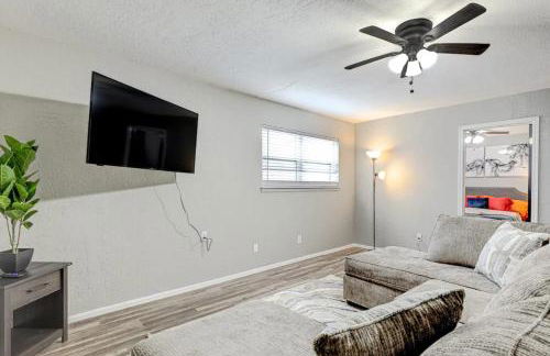 Charming 2BR in Central Lawton - Near Fort Sill - Photo 12