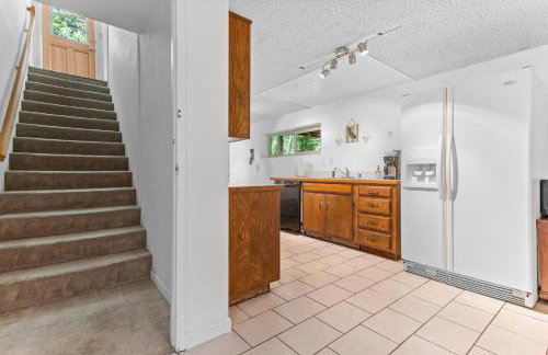 Relaxing River Retreat Near Moms Beach with Patio - Foto 29