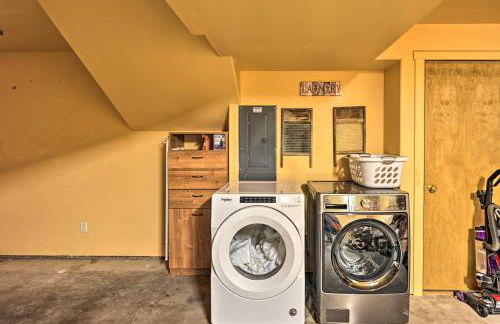 Peaceful Superior Home with Fire Pit and Mtn View - Foto 30