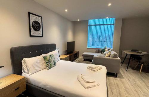 Modern Studio in Bracknell with free Parking - Photo 1