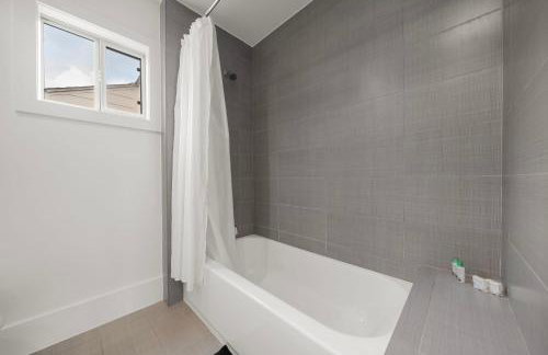 Nr Galleria & Med Center Hot Tub Games WiFi - Foto 39