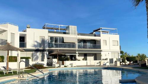 Modern flat with swimming pool terrace and equipped solarium - Foto 2, sunbed