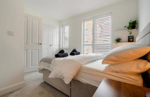 London 4-Bed in Coulsdon, 20 mins Gatwick, Parking - Foto 12