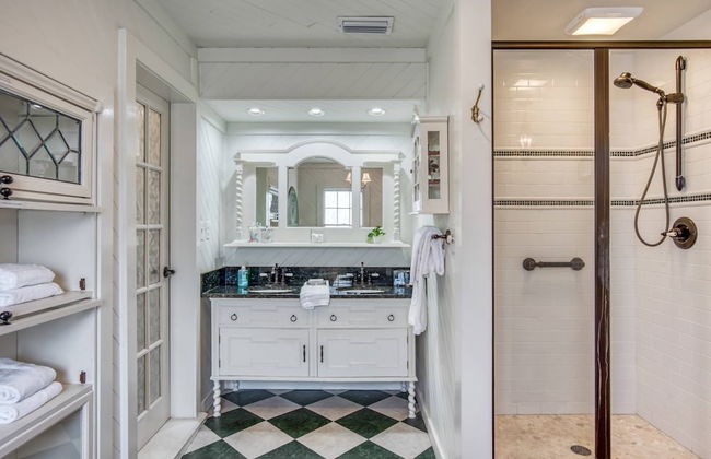 Little Yellow Cottage on Water Street - Foto 29