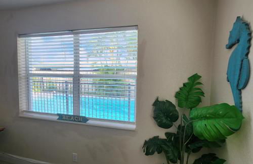 Prime Location Gateway with Pool & Patios, Near Beaches, Groceries and Restaurants - Photo 76