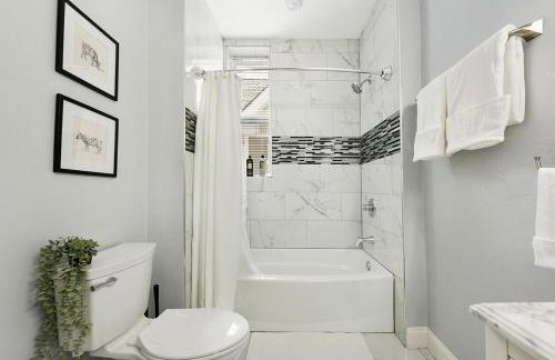 FREE Parking, Netflix in East Liberty By Parks and Uni - Foto 27