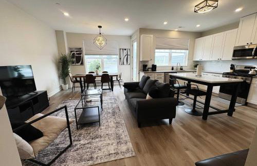 Warrenville Retreat 4BR 3 Bath Townhouse - WV2 - Foto 1