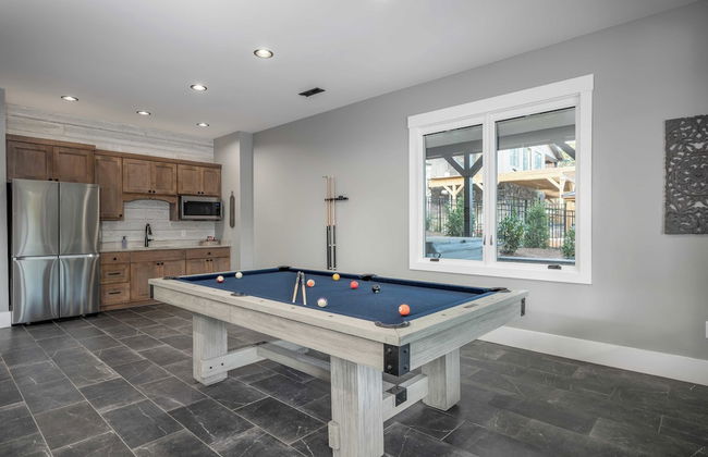 Blue Heron & Gray Fox by Avantstay 2 Lakefront Homes, Sleeps 44 Pool, Dock, Theater - Foto 41