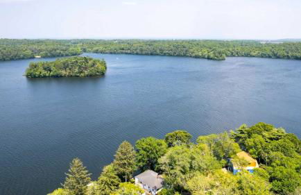 Family Lakefront Adventure House 3BR wFirepit & Scenic - Foto 16