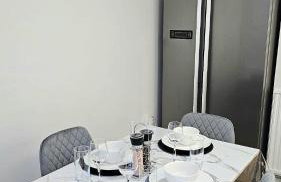 5 Mins Walk to ExCeL - Cosy 3 Bed House - Free Parking - Near O2 Arena & Cable Cars - Foto 25