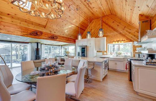 Wraparound Deck and Grill Wrightwood Cabin Near PCT - Foto 5