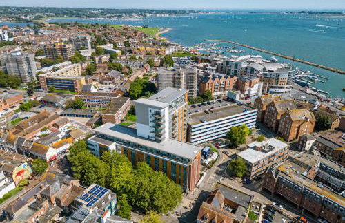 A Wave From It All - Extensive Harbour Views from Wrap-Around Balcony - Foto 24
