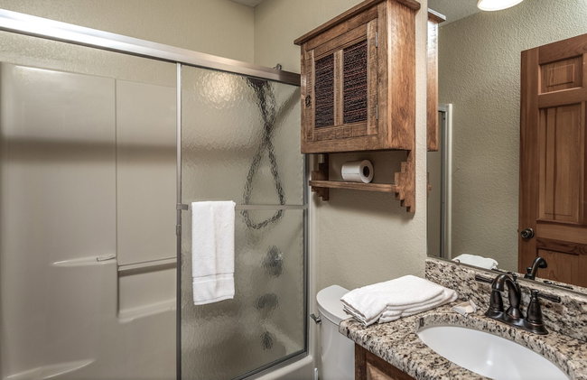 Midtown Riverfront by Ruidoso Vacation Rentals - Foto 68