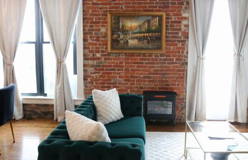 The Luxe Building- 2 Bedroom Apartment in Metropolis - Photo 7