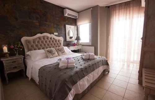 Villa Teresa Luxury Suites - Photo 35