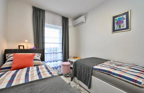 Awesome Home In Paruzevina With Sauna - Foto 33