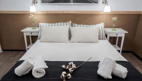 UNIQUE APT. W/POOL- ACROSS THE BEACH-WIFI-A/C - Photo 2