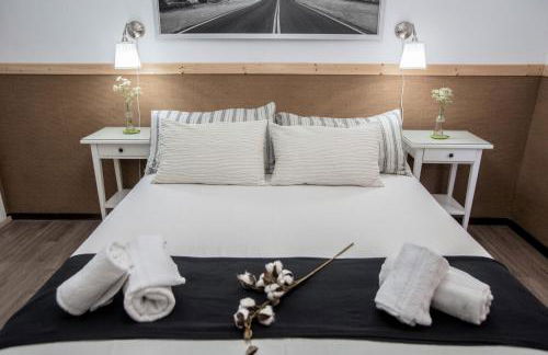 UNIQUE APT. W/POOL- ACROSS THE BEACH-WIFI-A/C - Photo 2