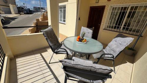 En perle med plass til voksne og familien, solfylt terrasse 5 min fra stranden - Foto 5