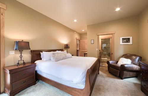 Truckee Timbers at Gray's Crossing by Tahoe Getaways - 4BR w Hot Tub, Ping Pong & EV - Foto 23