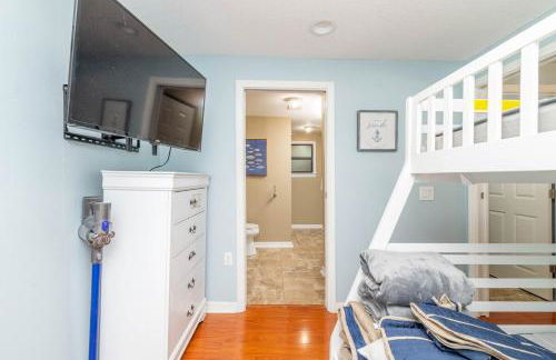 Huge Waterfront Mini-Resort w Gym, Dock & Pool - Foto 6