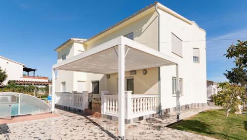 Villa espaciosa cerca de la playa de Sant Pere Pescador - Foto 2
