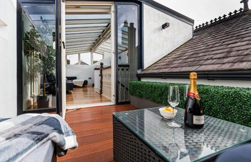 Thrushley Cottage in Wakefield - sleeps 7 - with roof terrace - Foto 2