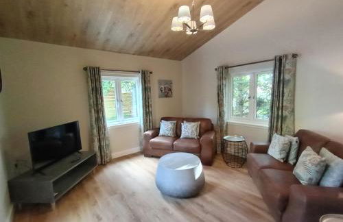 Breckland Lodge 1 with Hot Tub - Foto 16