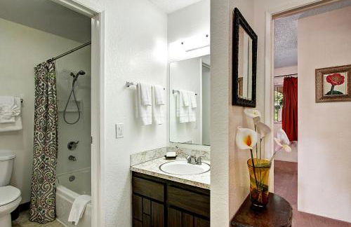 Downtown Redmond Townhouse by Stay Rested - Foto 9