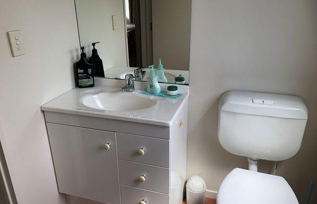 Auckland GQ Holiday Home - Photo 10