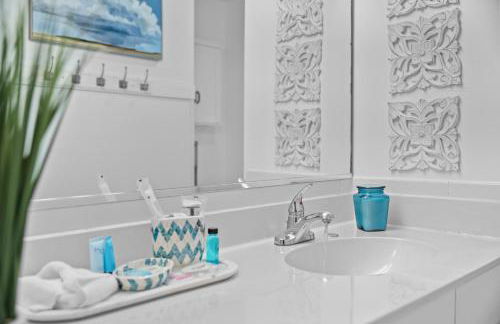 Venice Lakefront Pool Home - Photo 25