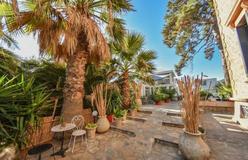 Loriet Hotel - Photo 151