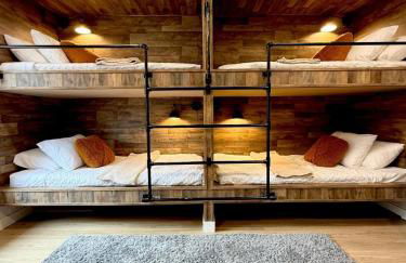 Pocono Chalet,Hot Tub,Arcade,Fireplace, Lake,Pool, Pet friendly, near Jim Thorpe No extra fees to use amenities - Foto 26