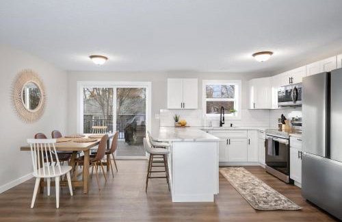 Spacious Family Villa only 13 mi from Silverwood - Foto 7