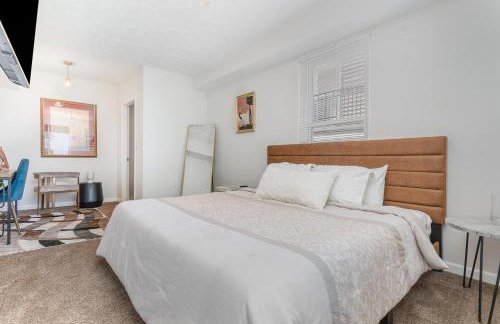 Amazing Downtown Views - 3 Minutes to Downtown! - Foto 7