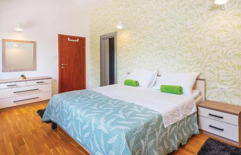 Lovely Home In Susnjevica With Kitchen - Photo 22