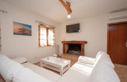 Pet Friendly Home In Cara - Photo 3