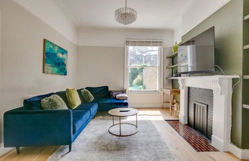 Balham near Tube Victorian House 4 Bedrooms 9 beds - Photo 3