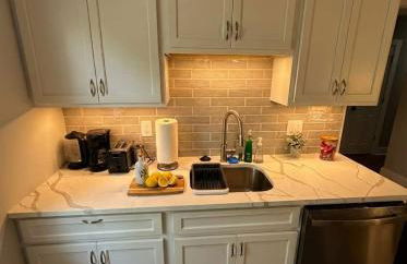 Cozy unit King bed & laundry - Foto 4