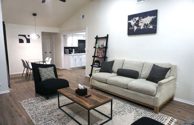 Newly Updated Cozy Home - Foto 17