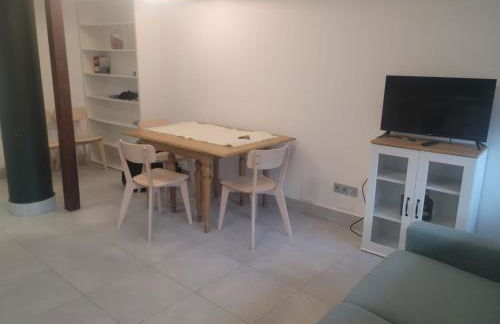 250m Chamartin, 250m plaza castilla, 3 stops Bernabeu - Photo 10